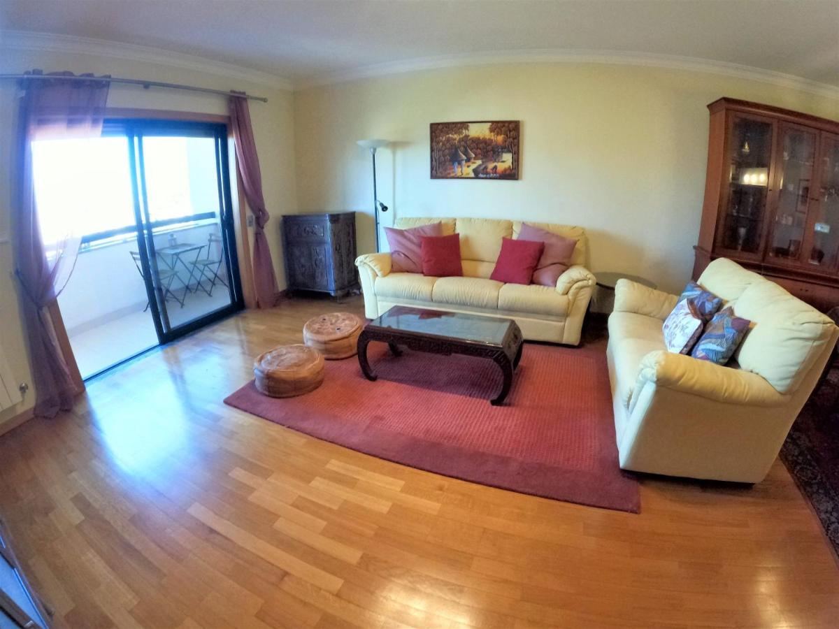 Lisbon 2 Bedroom Apartment With Balcony In Algés Dış mekan fotoğraf